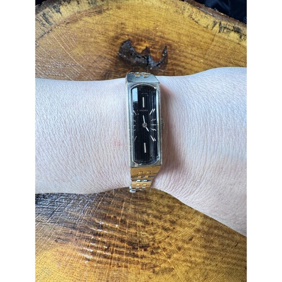 Vintage Silver Tone Woman’s Seiko Winding Watch,  1520-3679 Working main image 13
